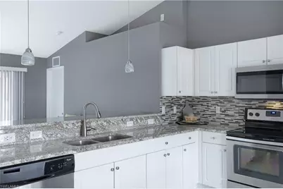 2212 NE 5th Ave, Cape Coral, FL 33909 - Photo 5