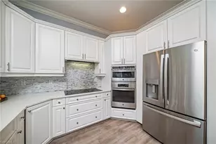 2376 Terra Verde Ln, Naples, FL 34105 - Photo 13