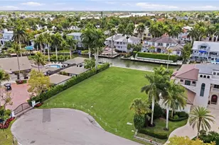 754 16th Ave S, Naples, FL 34102 - Photo 9