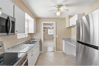 530 92nd Ave N, Naples, FL 34108 - Photo 5