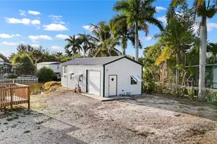 17 Spoonbill Ave, Everglades City, FL 34139 - Photo 5