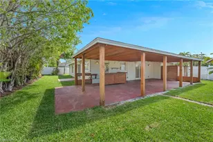 1723 Camelia Ln, Naples, FL 34105 - Photo 7