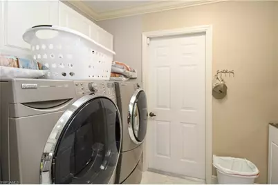 333 Wentworth Ct, Naples, FL 34104 - Photo 31