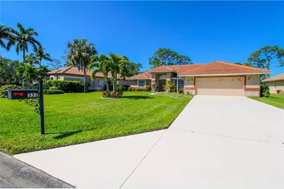 333 Wentworth Ct, Naples, FL 34104 - Photo 3