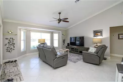 333 Wentworth Ct, Naples, FL 34104 - Photo 17