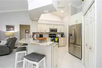 333 Wentworth Ct, Naples, FL 34104 - Photo 11