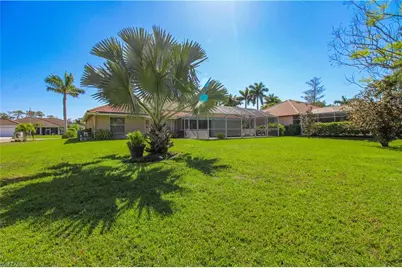 333 Wentworth Ct, Naples, FL 34104 - Photo 47