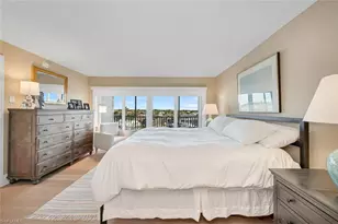 300 Park Shore Dr, Naples, FL 34103 - Photo 15