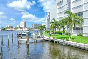 300 Park Shore Dr, Naples, FL 34103 - Photo 27