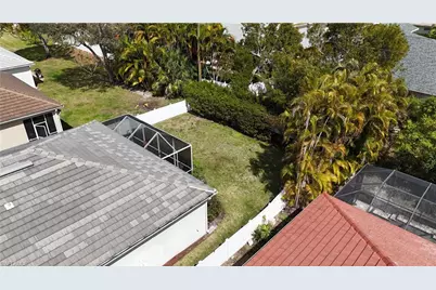 8300 Laurel Lakes Blvd, Naples, FL 34119 - Photo 17