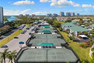 430 Cove Tower Dr, Naples, FL 34110 - Photo 37