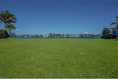 996 Spruce Ct, Marco Island, FL 34145 - Photo 15