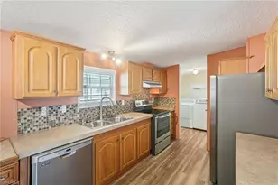 121 Kim Dr, Naples, FL 34104 - Photo 11