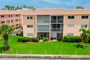 190 Turtle Lake Ct, Naples, FL 34105 - Photo 3