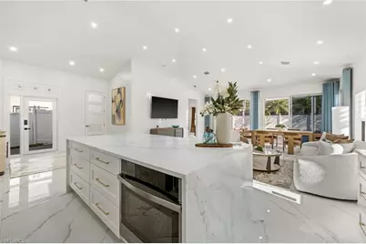 1046 Silverstrand Dr, Naples, FL 34110 - Photo 5