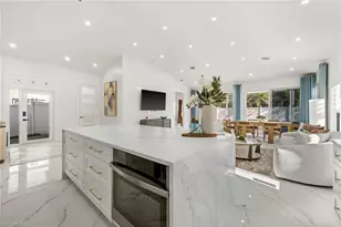 1046 Silverstrand Dr, Naples, FL 34110 - Photo 5