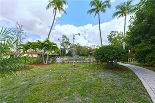 2018 Pine Isle Ln, Naples, FL 34112 - Photo 37