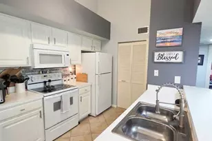 4121 Residence Drive, Fort Myers, FL 33901 - Photo 3