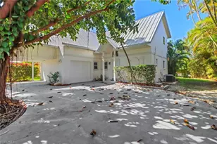 1120 Sandpiper St, Naples, FL 34102 - Photo 1