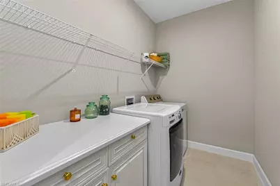 8025 Calle Canovas Ct, Naples, FL 34114 - Photo 15