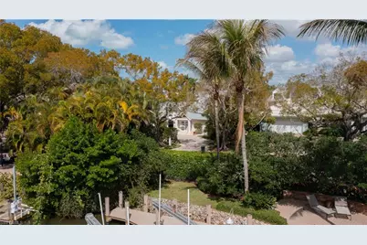 675 18th Ave S, Naples, FL 34102 - Photo 11