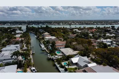 675 18th Ave S, Naples, FL 34102 - Photo 17