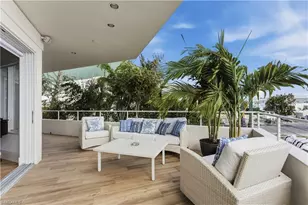 909 10th St S, Naples, FL 34102 - Photo 13