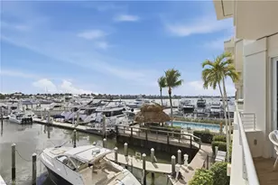 909 10th St S, Naples, FL 34102 - Photo 1