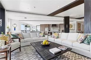 909 10th St S, Naples, FL 34102 - Photo 3