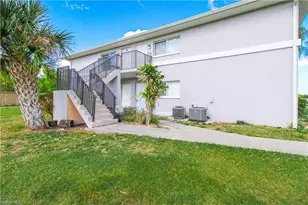 10101 Sandy Hollow Ln, Bonita Springs, FL 34135 - Photo 3