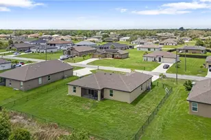 250 Lisette St, Fort Myers, FL 33913 - Photo 5