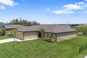 250 Lisette St, Fort Myers, FL 33913 - Photo 3