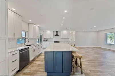 1230 Swan Ct, Punta Gorda, FL 33950 - Photo 9