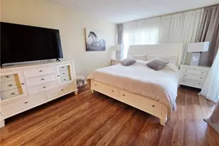 1086 Forest Lakes Dr, Naples, FL 34105 - Photo 5