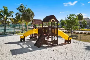 201 Santa Clara Dr, Naples, FL 34104 - Photo 25