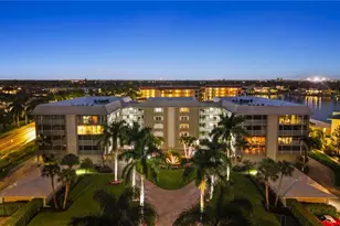 2880 Gulf Shore Blvd N, Naples, FL 34103 - Photo 3