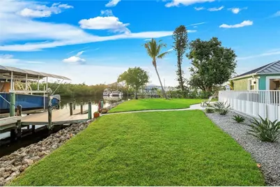 11861 Isle Of Palms Dr, Fort Myers Beach, FL 33931 - Photo 33
