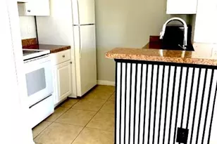 124 Santa Clara Dr, Naples, FL 34104 - Photo 3