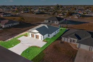 826/828 Diplomat Pkwy E, Cape Coral, FL 33909 - Photo 5