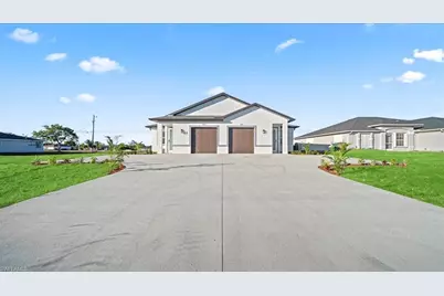 826/828 Diplomat Pkwy E, Cape Coral, FL 33909 - Photo 3