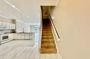 996 Hampton Cir, Naples, FL 34105 - Photo 9