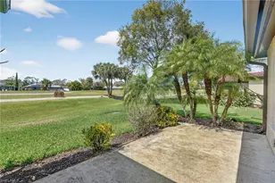 1041 Forest Lakes Dr, Naples, FL 34105 - Photo 23