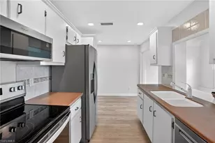 1041 Forest Lakes Dr, Naples, FL 34105 - Photo 5