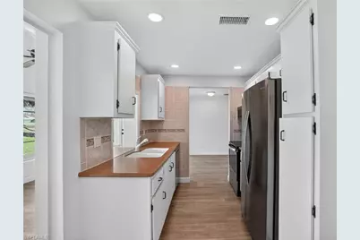 1041 Forest Lakes Dr #7D, Naples, FL 34105 - Photo 7