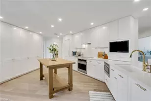 8440 Abbington Cir, Naples, FL 34108 - Photo 9