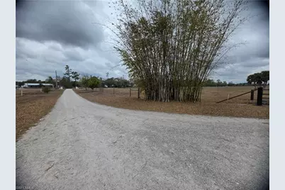 8201 Dosonte Ln, North Fort Myers, FL 33917 - Photo 17