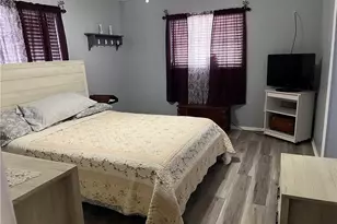 8201 Dosonte Ln, North Fort Myers, FL 33917 - Photo 9