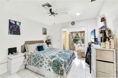 2540 47th Ter SW, Naples, FL 34116 - Photo 9