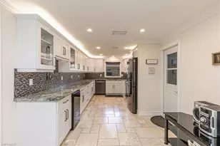 219 Cypress Way W, Naples, FL 34110 - Photo 9