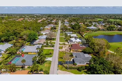 219 Cypress Way W, Naples, FL 34110 - Photo 27